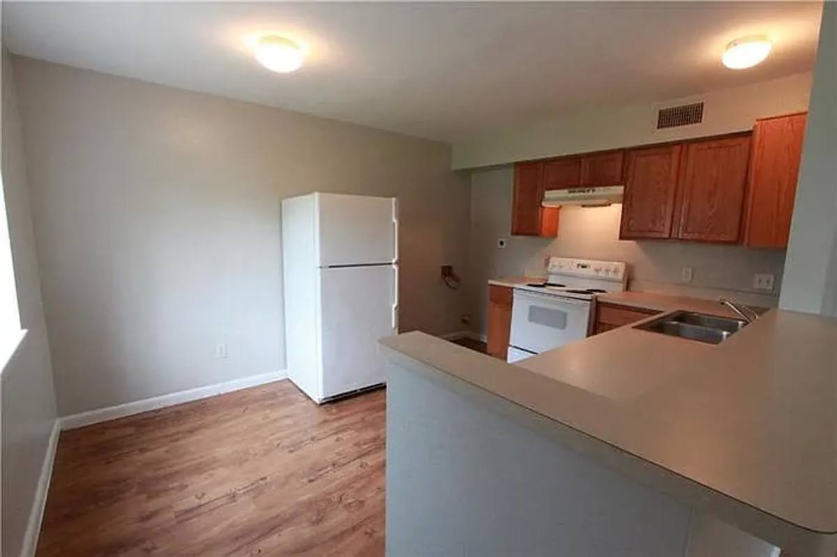 Apartment for rent at 7206 Twin Crest Dr, Austin, TX 78752