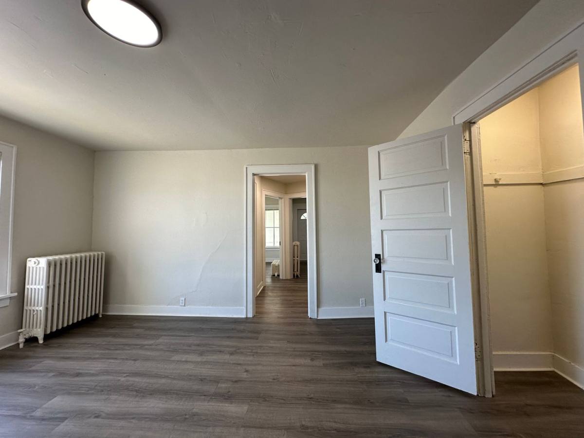 Apartment for rent at 113 S Monroe St, Green Bay, WI 54301