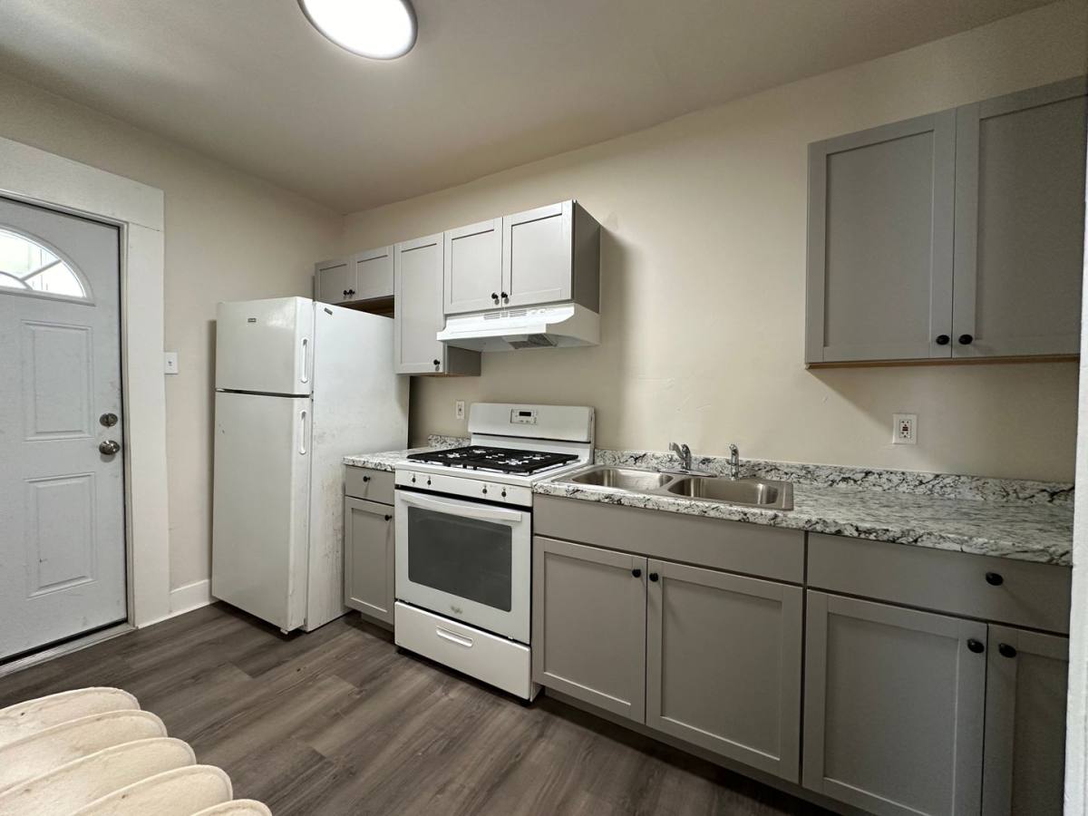 Apartment for rent at 113 S Monroe St, Green Bay, WI 54301
