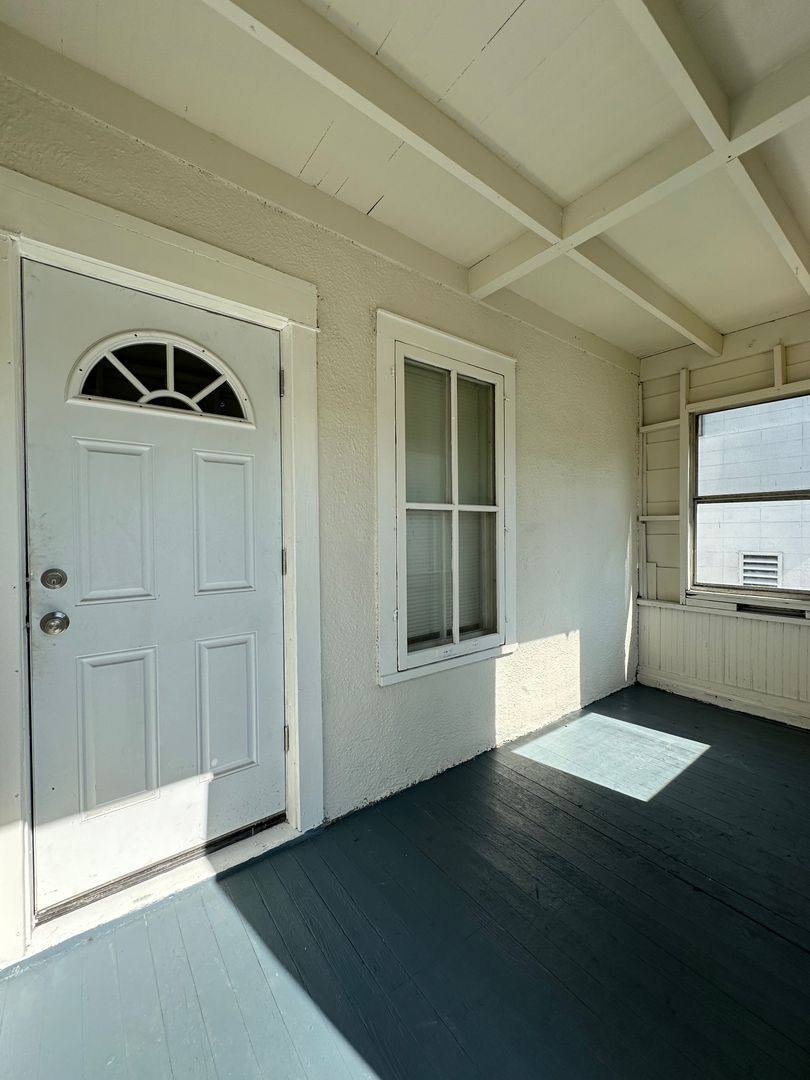 Apartment for rent at 113 S Monroe St, Green Bay, WI 54301