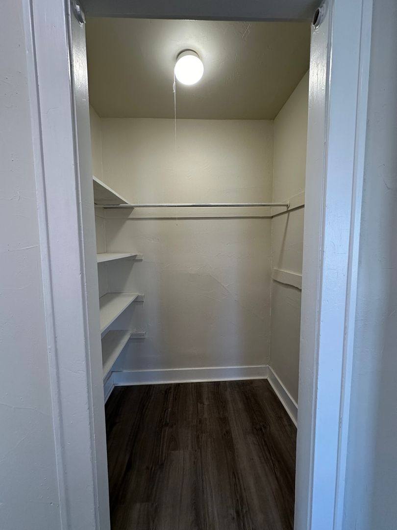 Apartment for rent at 113 S Monroe St, Green Bay, WI 54301