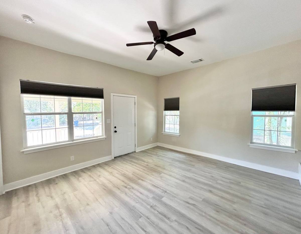 House for rent at 1135 W Ridgewood Court, San Antonio, TX 78201