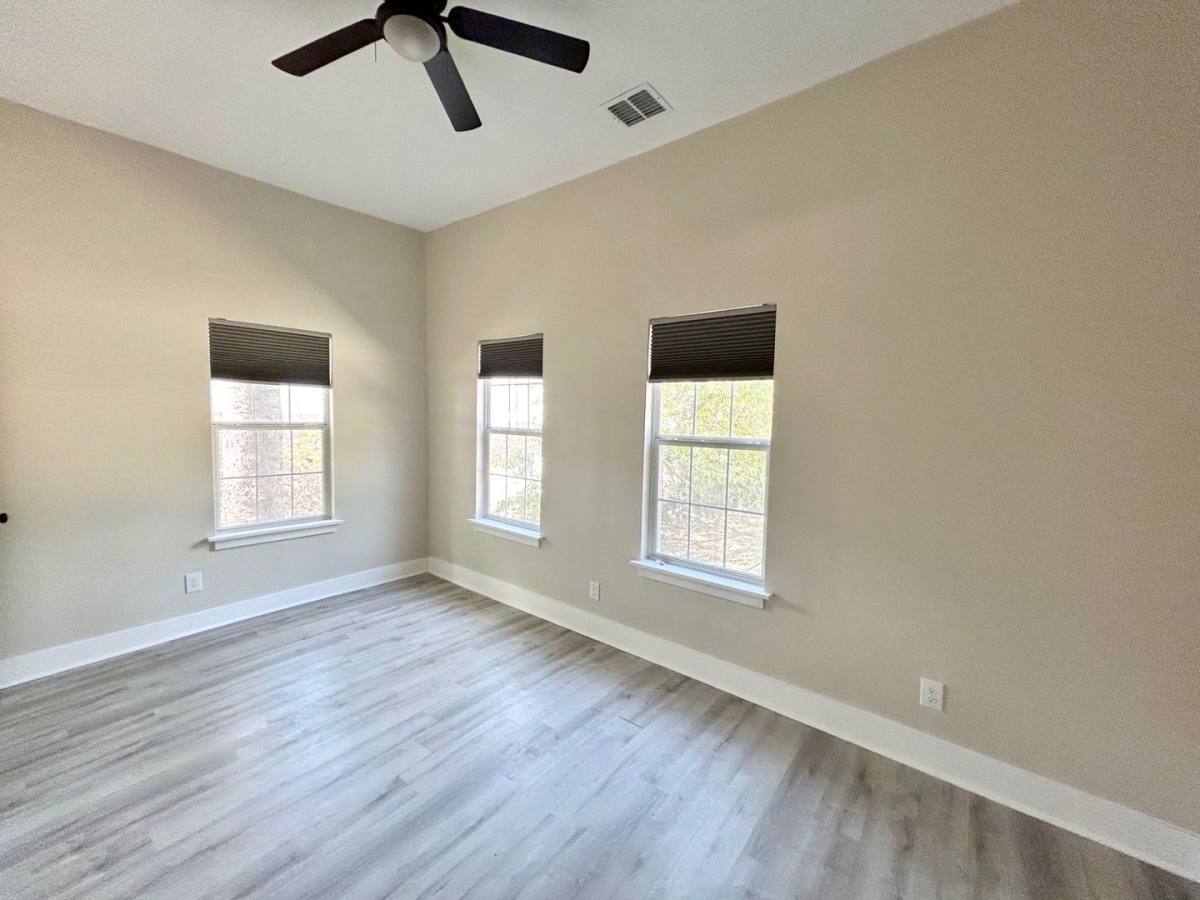 House for rent at 1135 W Ridgewood Court, San Antonio, TX 78201