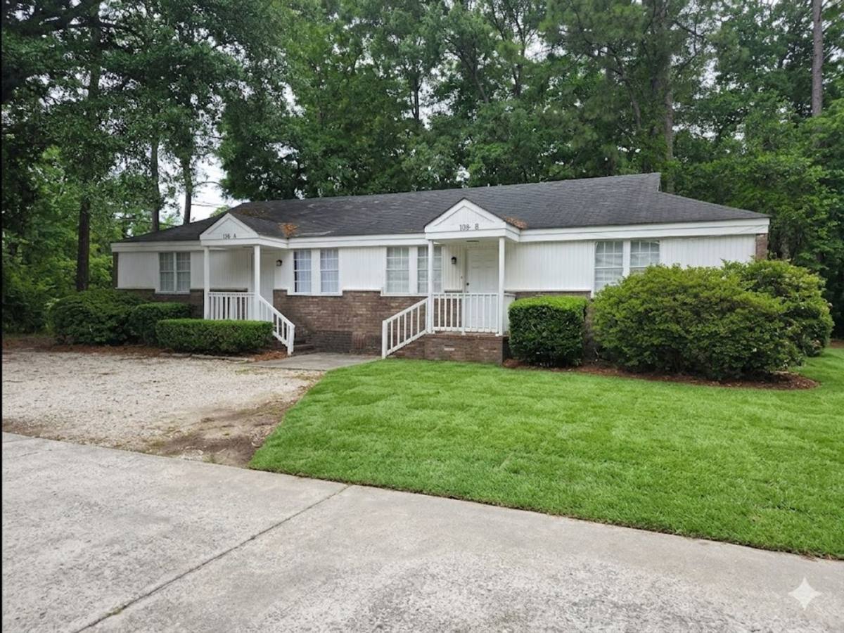 Apartment for rent at 1018 Shawnee St, Savannah, GA 31419