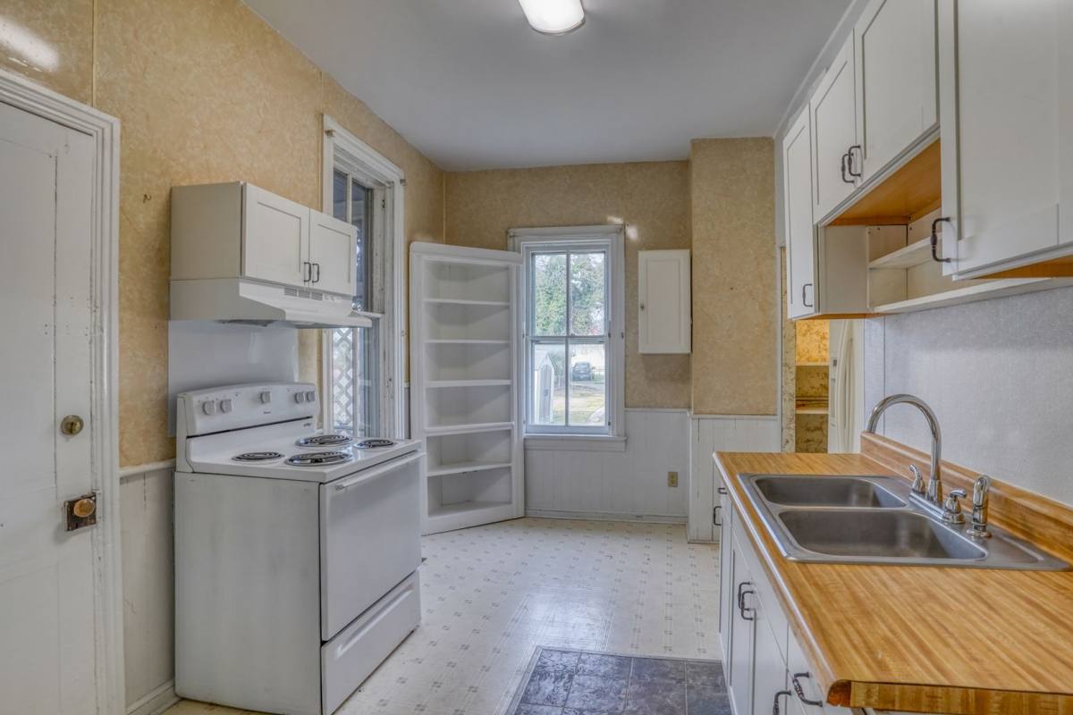 Apartment for rent at 132 W Mount Vernon St, Smyrna, DE 19977
