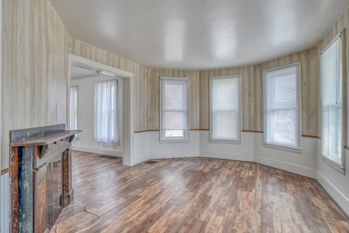 Apartment for rent at 132 W Mount Vernon St, Smyrna, DE 19977