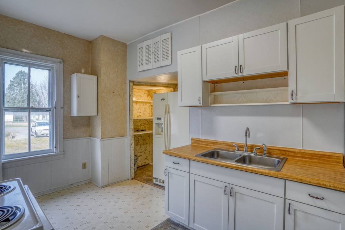 Apartment for rent at 132 W Mount Vernon St, Smyrna, DE 19977