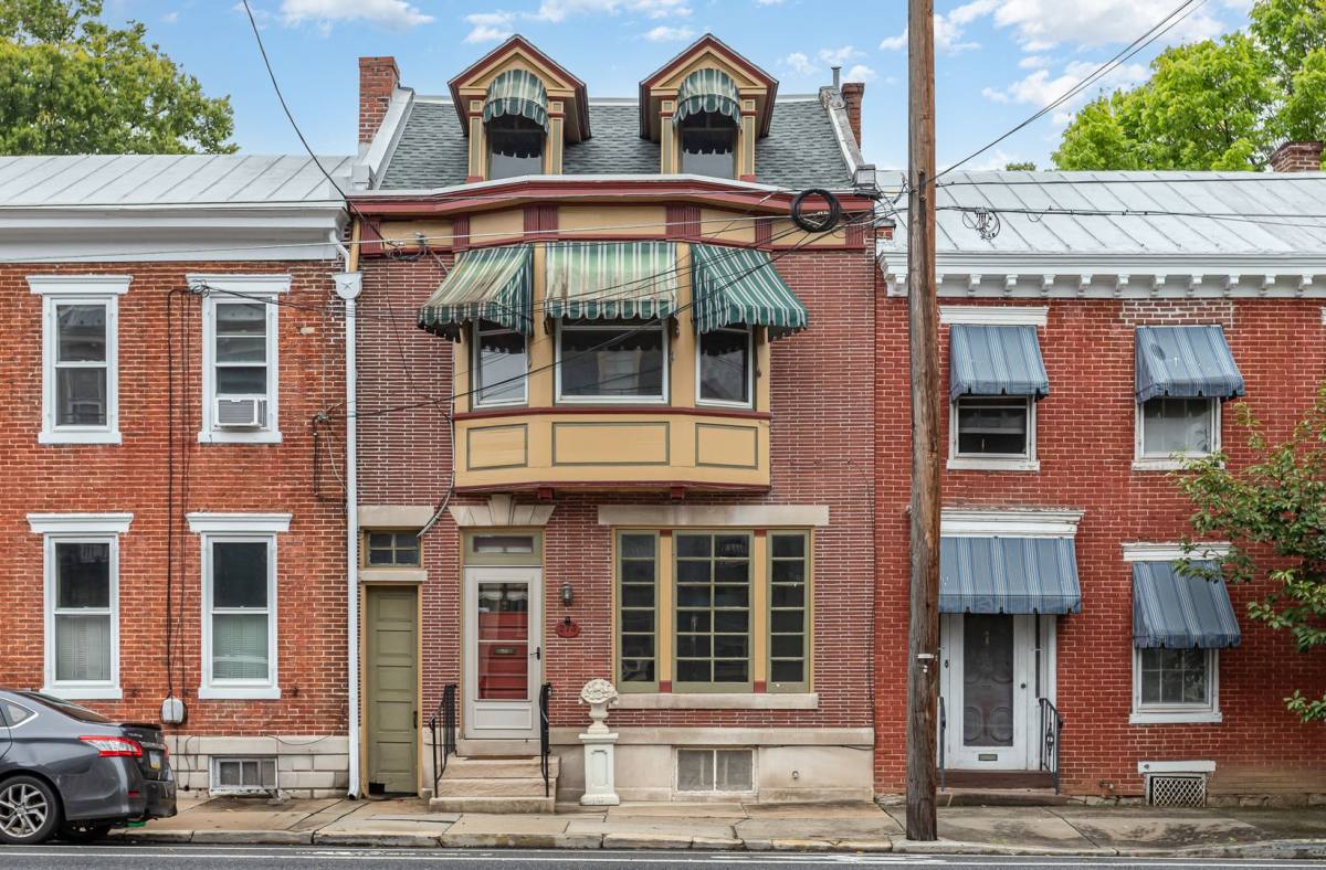 House for rent at 273 S Hanover St, Carlisle, PA 17013