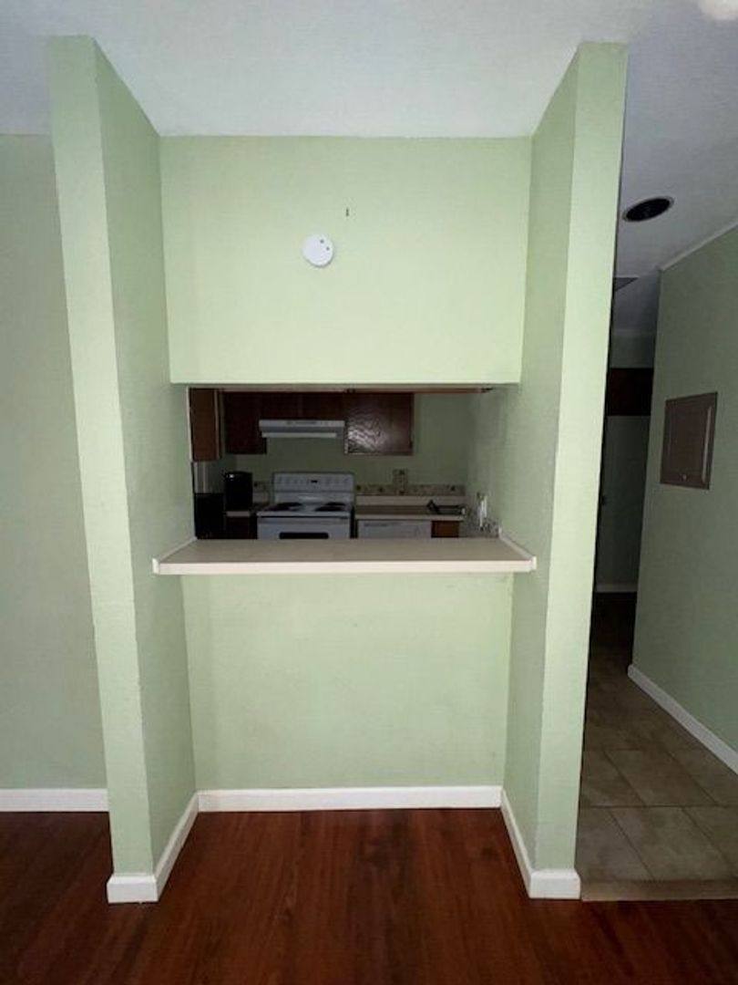 Apartment for rent at 4250 Calallen Dr, Corpus Christi, TX 78410
