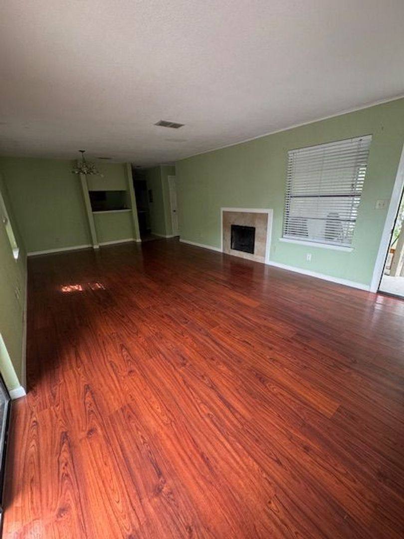 Apartment for rent at 4250 Calallen Dr, Corpus Christi, TX 78410