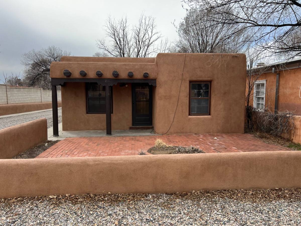 House for rent at 210 Delgado, Santa Fe, NM 87501