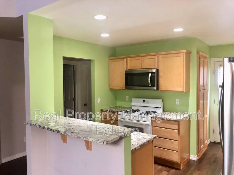 House for rent at 8837 NE 178th St, Bothell, WA 98011