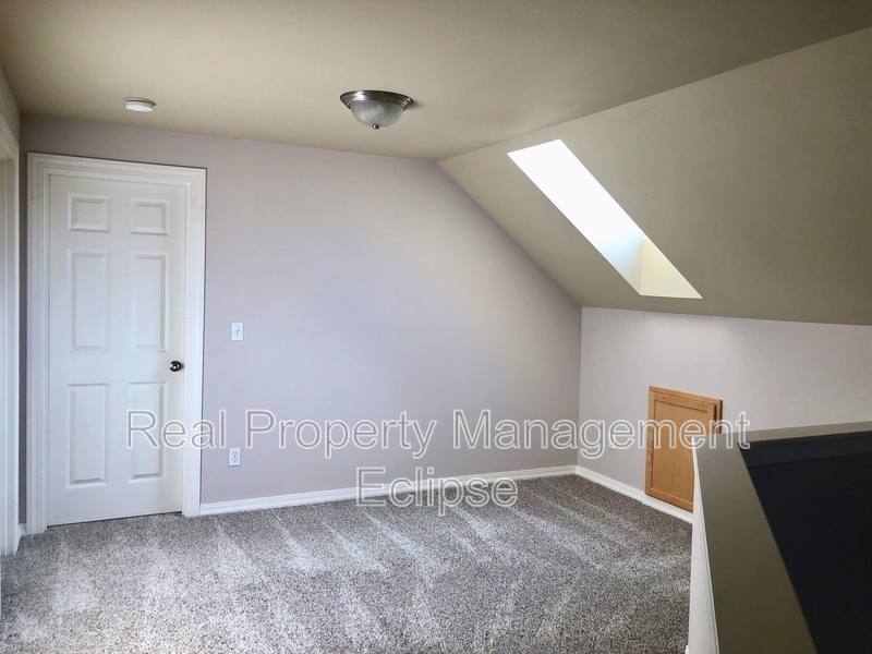 House for rent at 8837 NE 178th St, Bothell, WA 98011