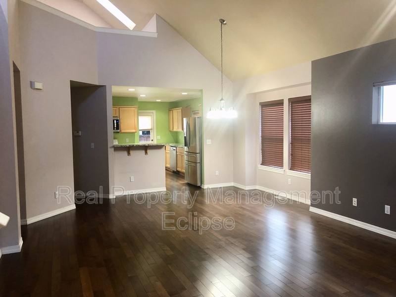 House for rent at 8837 NE 178th St, Bothell, WA 98011