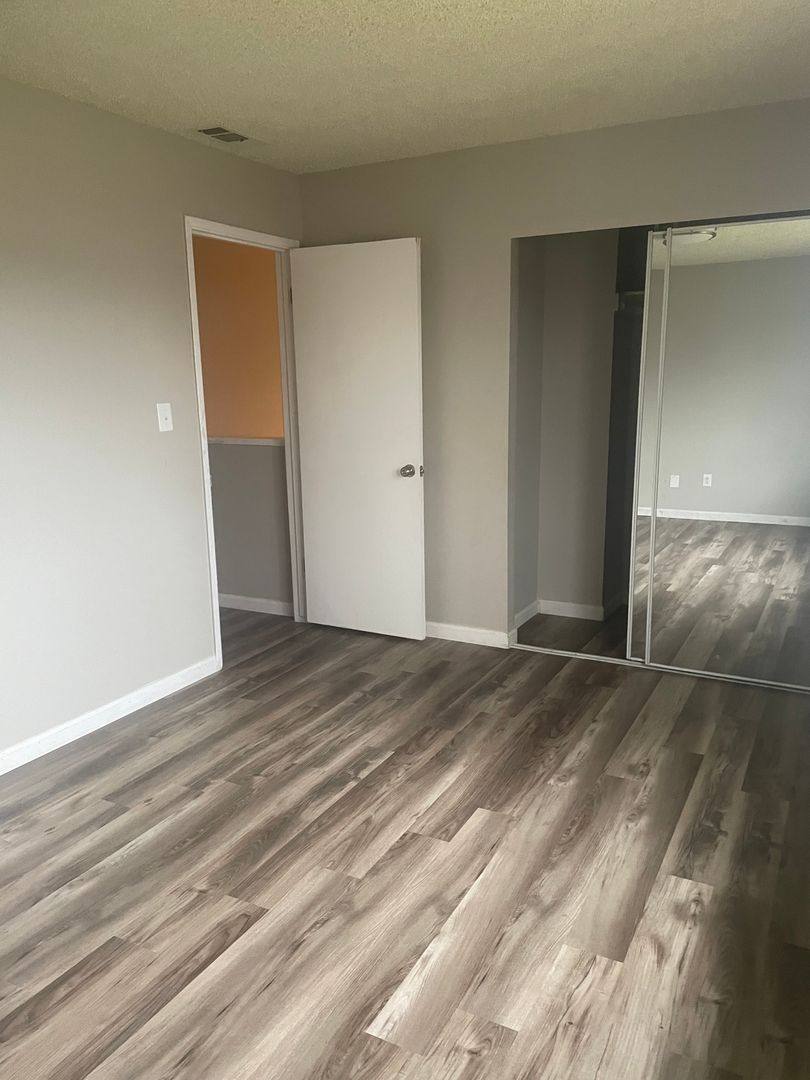 Apartment for rent at 350 N Union Rd, Manteca, CA 95337