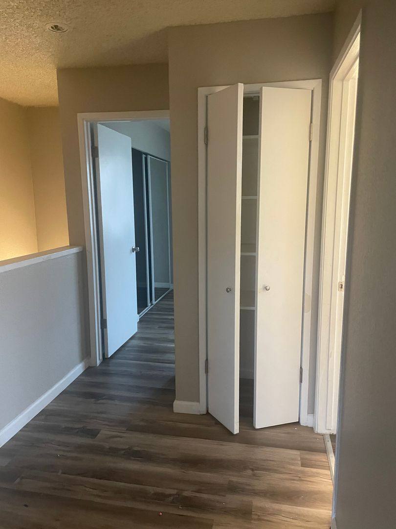 Apartment for rent at 350 N Union Rd, Manteca, CA 95337