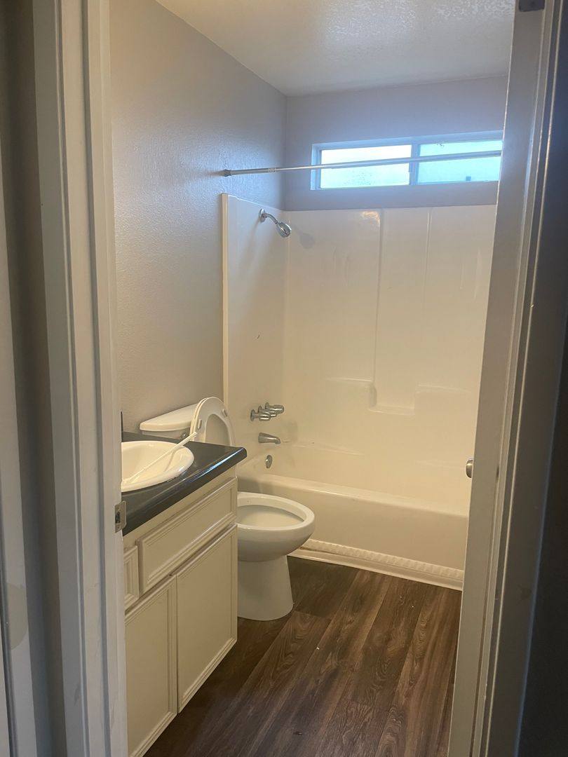 Apartment for rent at 350 N Union Rd, Manteca, CA 95337