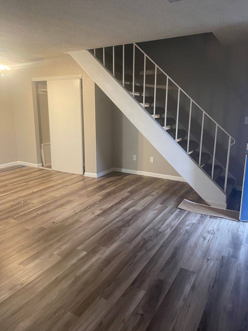 Apartment for rent at 350 N Union Rd, Manteca, CA 95337