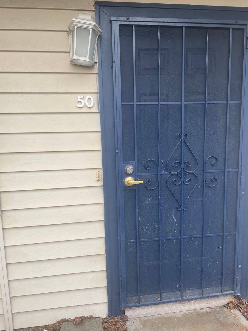 Apartment for rent at 350 N Union Rd, Manteca, CA 95337