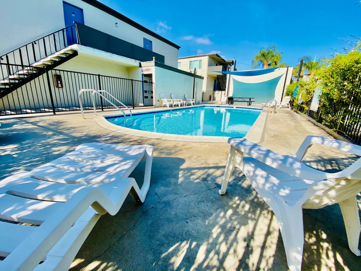 Apartment for rent at 416-418 N Hickory, Escondido, CA 92025