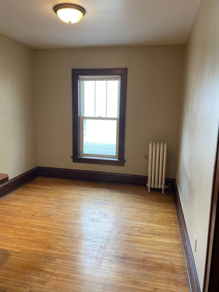 Apartment for rent at 45 Lexington Parkway S, Saint Paul, MN 55105