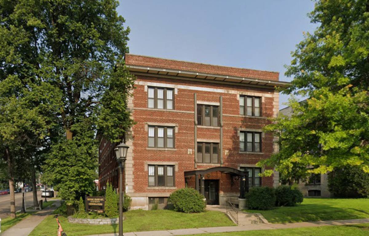 Apartment for rent at 45 Lexington Parkway S, Saint Paul, MN 55105