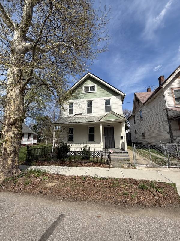 Apartment for rent at 1137 E 66th St #1, Cleveland, OH 44103
