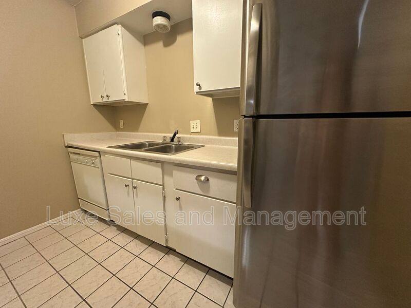 Apartment for rent at 6032 NW Expressway #D, Oklahoma City, OK 73132