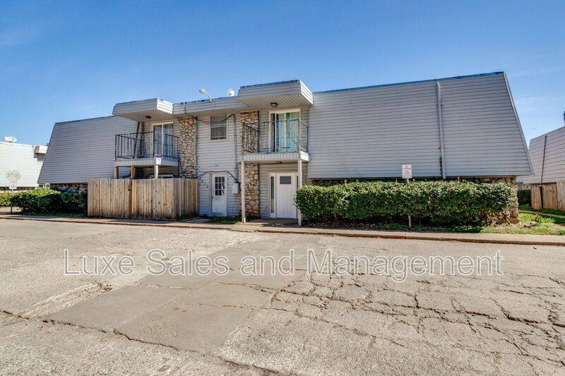 Apartment for rent at 6032 NW Expressway #D, Oklahoma City, OK 73132