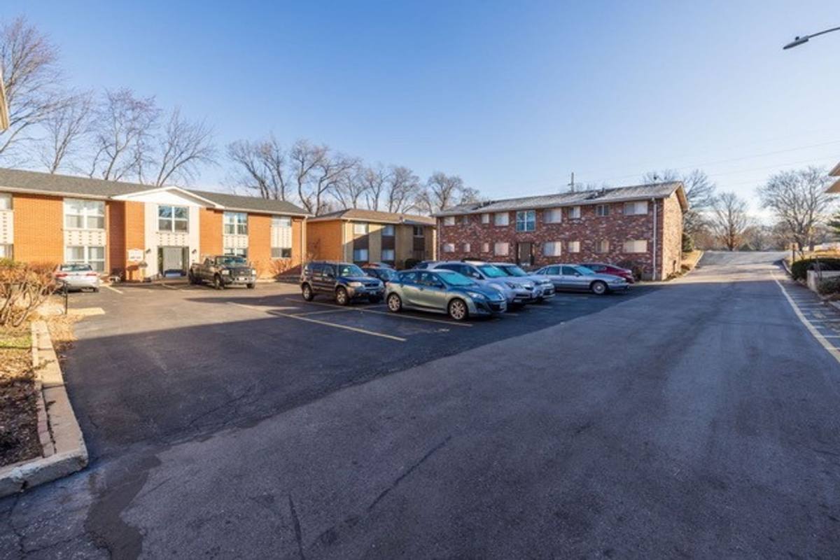 Townhouse for rent at 9310 Shirley Gardens Dr, Saint Louis, MO 63114