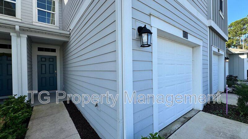 Townhouse for rent at 124 Pasadena Dr, Saint Augustine, FL 32095