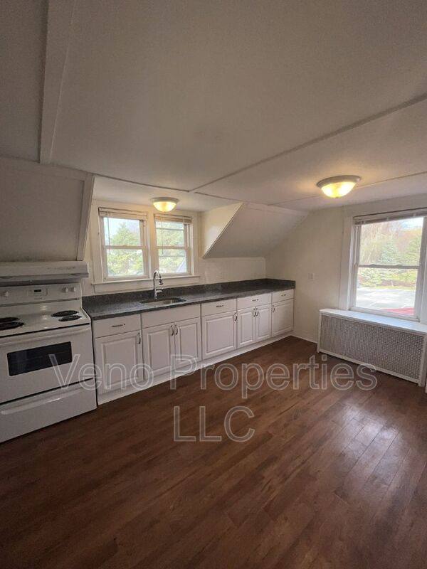 Apartment for rent at 32 Russell Rd #2B, Albany, NY 12203