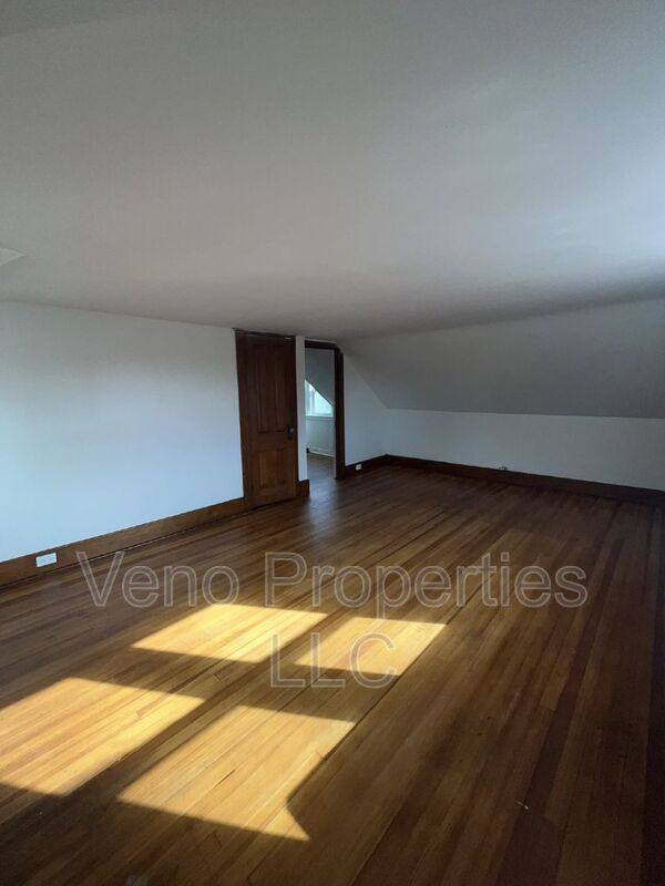 Apartment for rent at 32 Russell Rd #2B, Albany, NY 12203