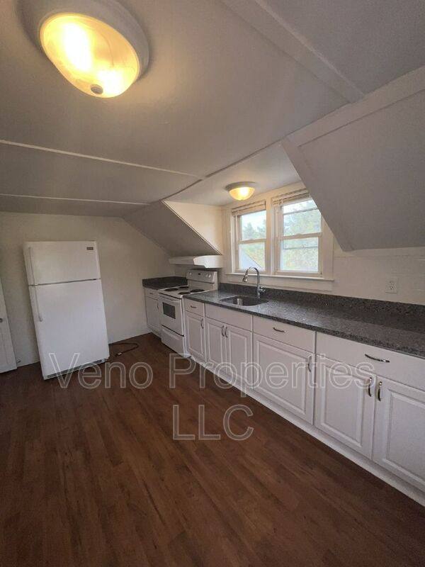 Apartment for rent at 32 Russell Rd #2B, Albany, NY 12203
