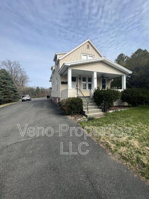 Apartment for rent at 32 Russell Rd #2B, Albany, NY 12203