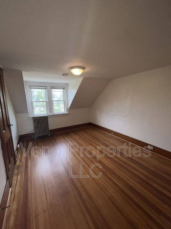 Apartment for rent at 32 Russell Rd #2B, Albany, NY 12203