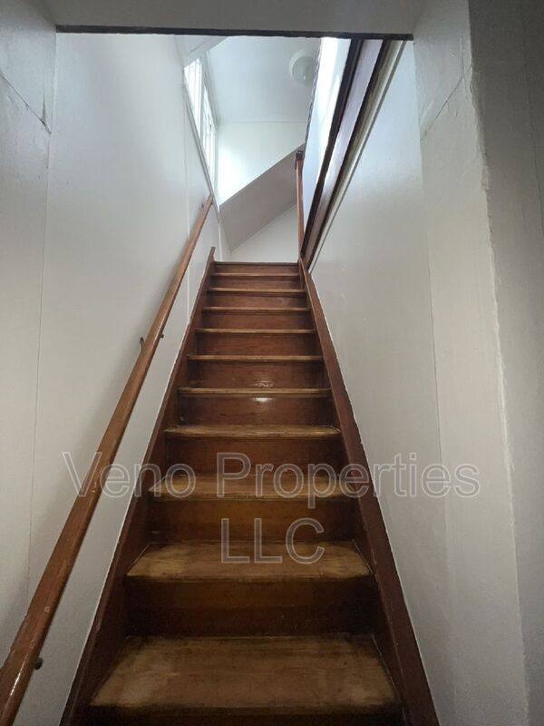 Apartment for rent at 32 Russell Rd #2B, Albany, NY 12203