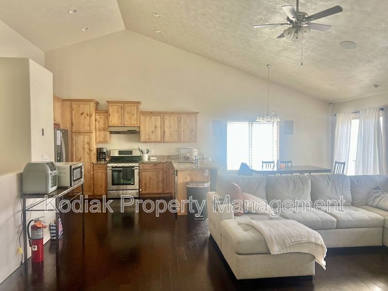 House for rent at 11114 S Aspen Gate Court, South Jordan, UT 84095