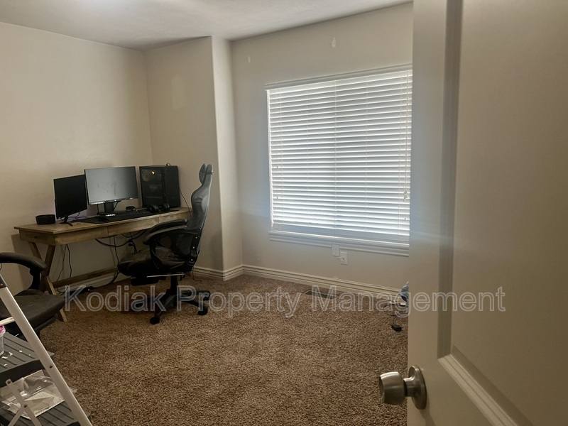House for rent at 11114 S Aspen Gate Court, South Jordan, UT 84095