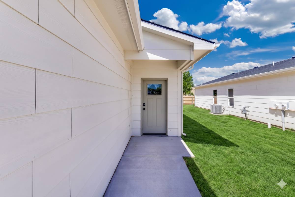 Apartment for rent at 2423 W Macarthur Court, Wichita, KS 67217