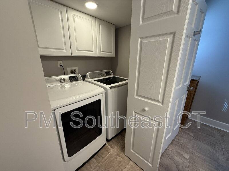 House for rent at 86 School St, New London, CT 06320