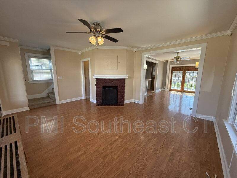 House for rent at 86 School St, New London, CT 06320