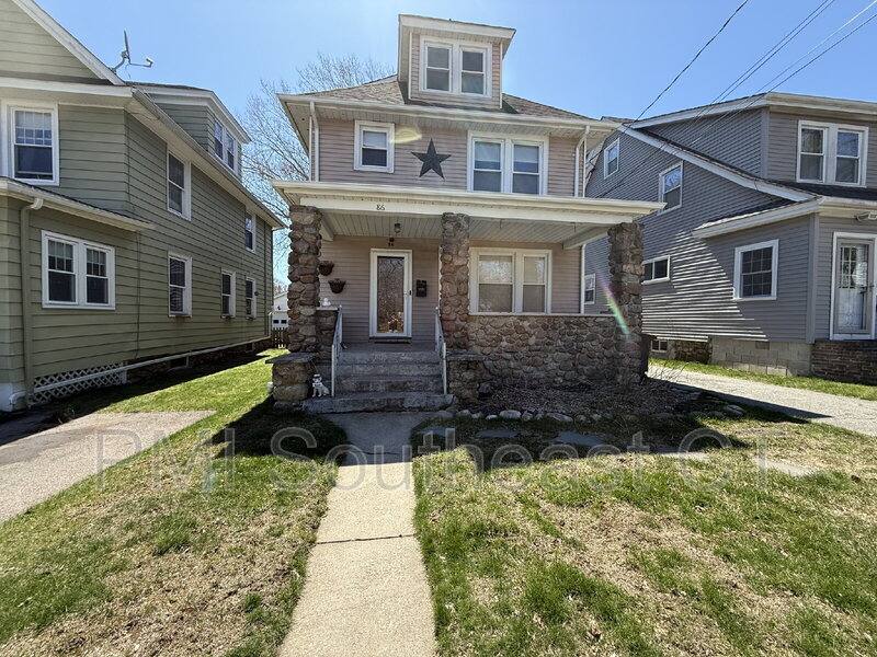 House for rent at 86 School St, New London, CT 06320