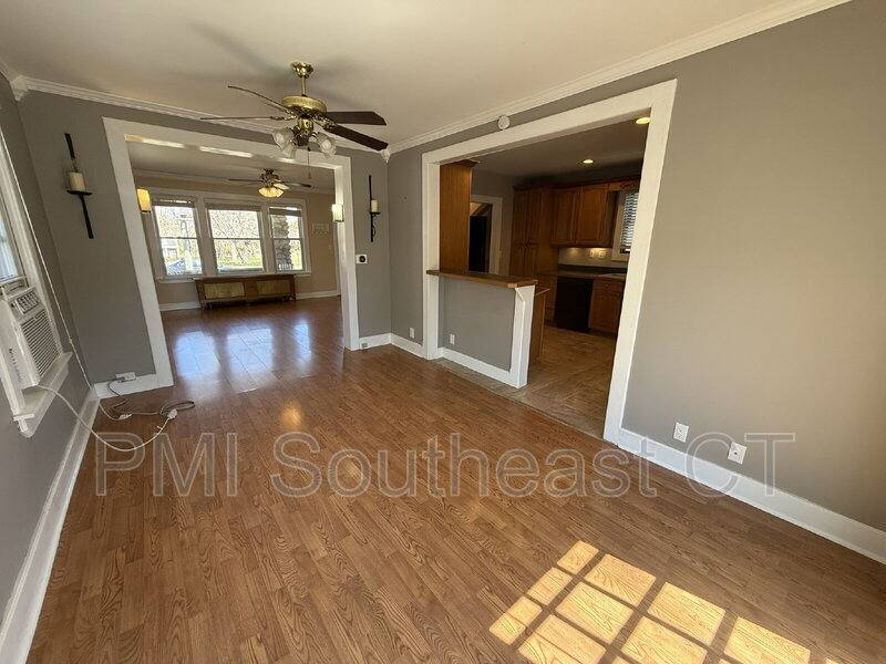House for rent at 86 School St, New London, CT 06320