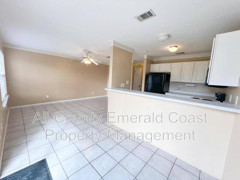 Townhouse for rent at 34 Harbeson Ave NE #A, Fort Walton Beach, FL 32548