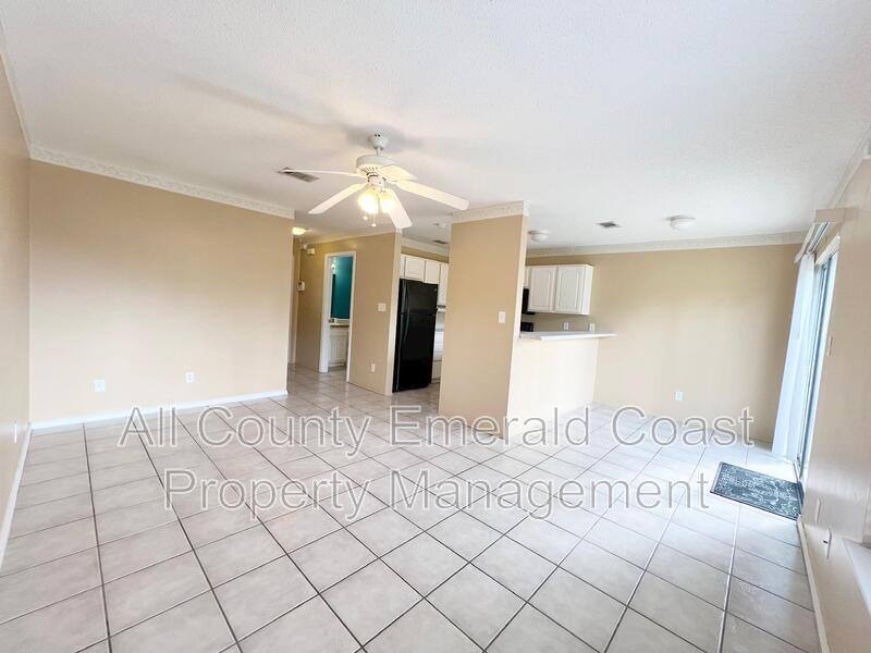 Townhouse for rent at 34 Harbeson Ave NE #A, Fort Walton Beach, FL 32548