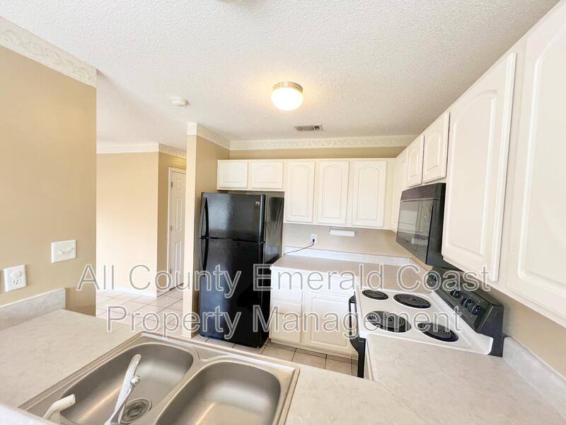 Townhouse for rent at 34 Harbeson Ave NE #A, Fort Walton Beach, FL 32548