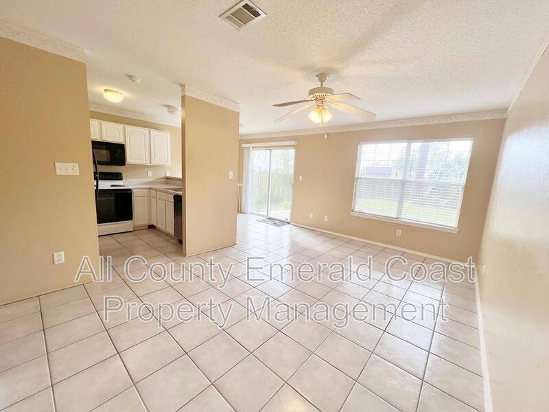 Townhouse for rent at 34 Harbeson Ave NE #A, Fort Walton Beach, FL 32548