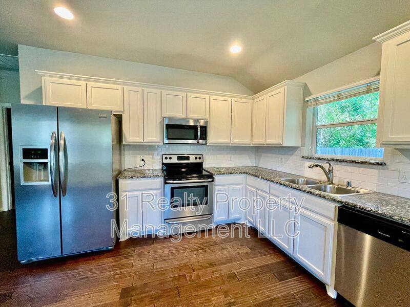 House for rent at 3115 N Hickory St, Sherman, TX 75092