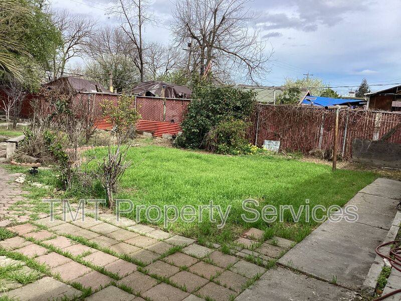 House for rent at 137 W Third St, Stockton, CA 95206